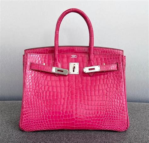 HERMES Shiny Porosus Crocodile Birkin 30 Fuchsia